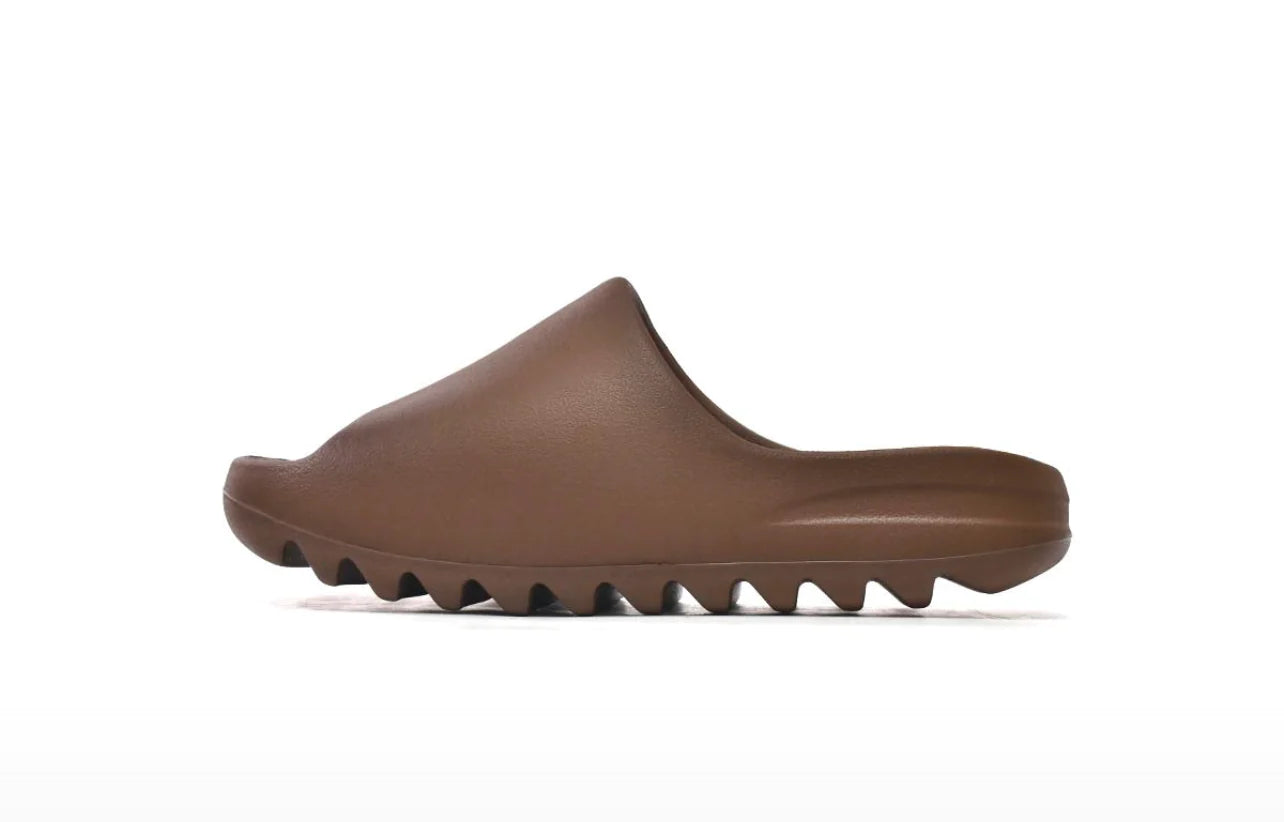 YEEZY SLIDE - DARK BROWN – Thelegitonlinestore