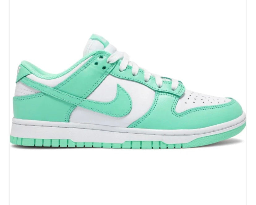 NIKE DUNK - GREEN GLOW