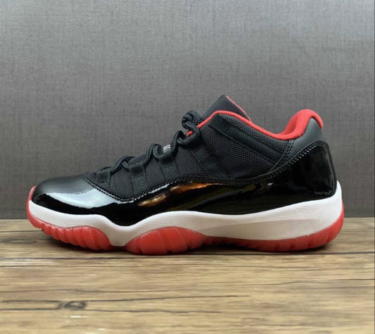 AIR JORDAN 11 RETRO LOW BRED